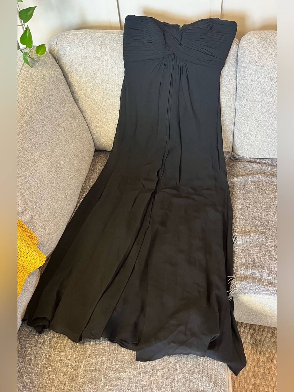 Black Silk Tadashi Shoji strapless dress gown. Size 10/12.